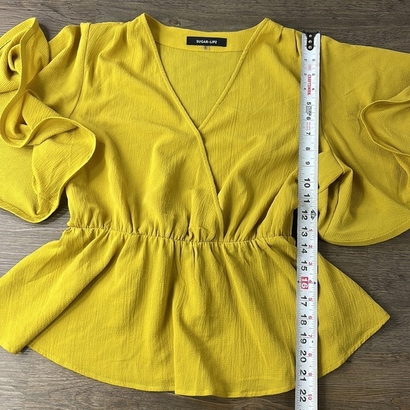 SugarLips Women’s Yellow V Neck Blouse with Butterfly Style Sleeves, size medium - Picture 4 of 9